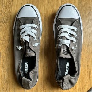 Converse slip on in charcoal.